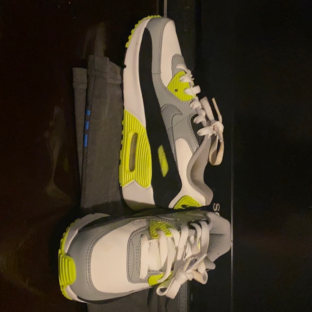 Brand new never worn . Size 2